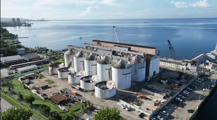 Industrial storage tanks at the Tembladora marine terminal